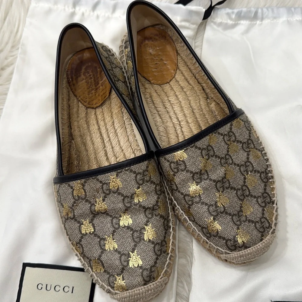 GUCCI GG Supreme Bee Espadrilles - Picture 3 of 15